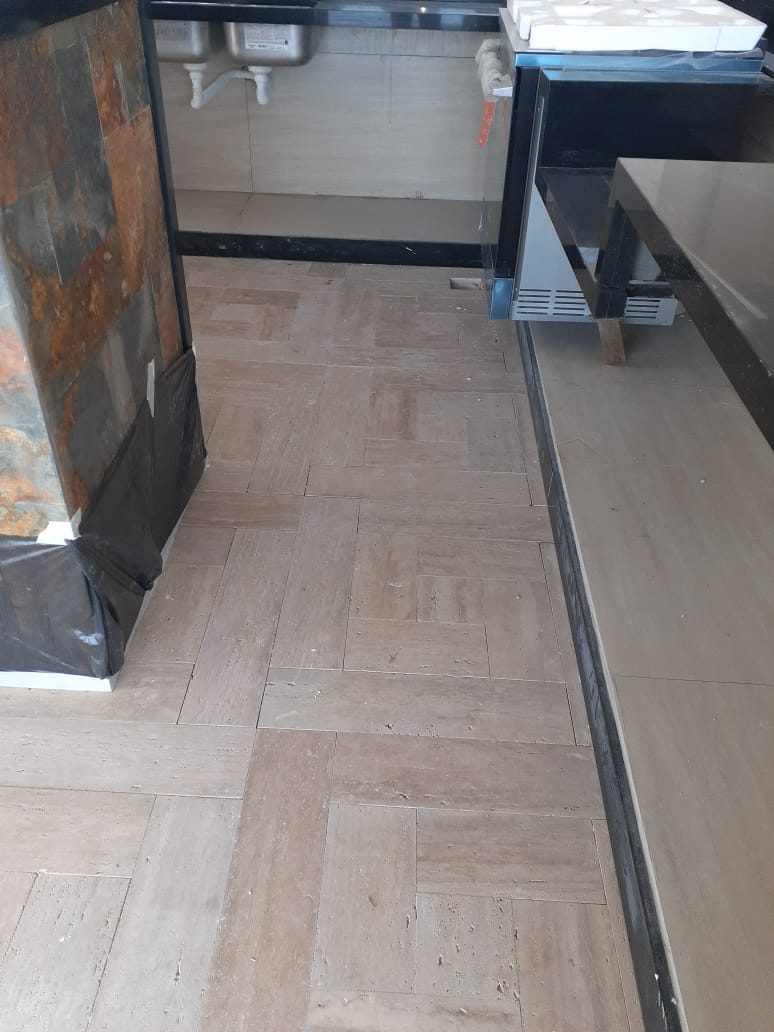 Restauração de piso de mármore — Tamboré - JF Polimentos